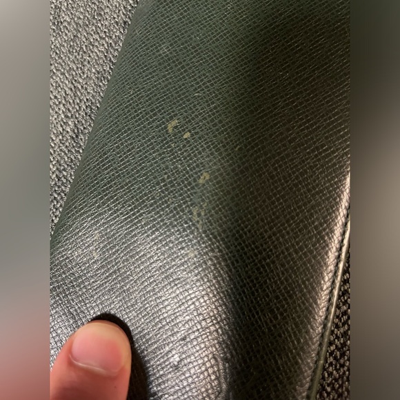 Louis Vuitton Porte Valeurs Taiga Leather Green Bifold Wallet - Unisex - Picture 12 of 13